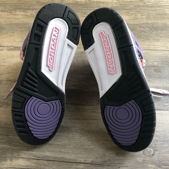 🎀 Gray and baby pink Jordan Spizike - Picture 5 of 6